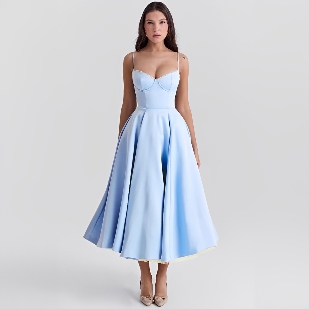 Zendaya - Schickes Kleid mit doppelter Lage