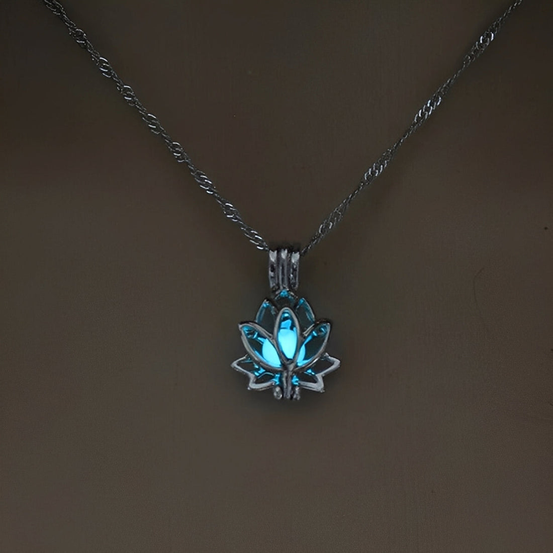 Mathina – Glänzende Lotusblume