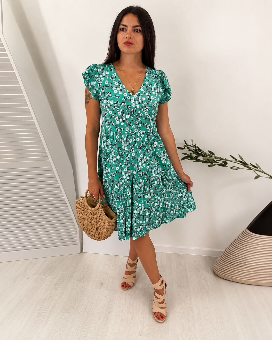 Priscilla - Elegantes und Schickes V-Ausschnitt-Midikleid