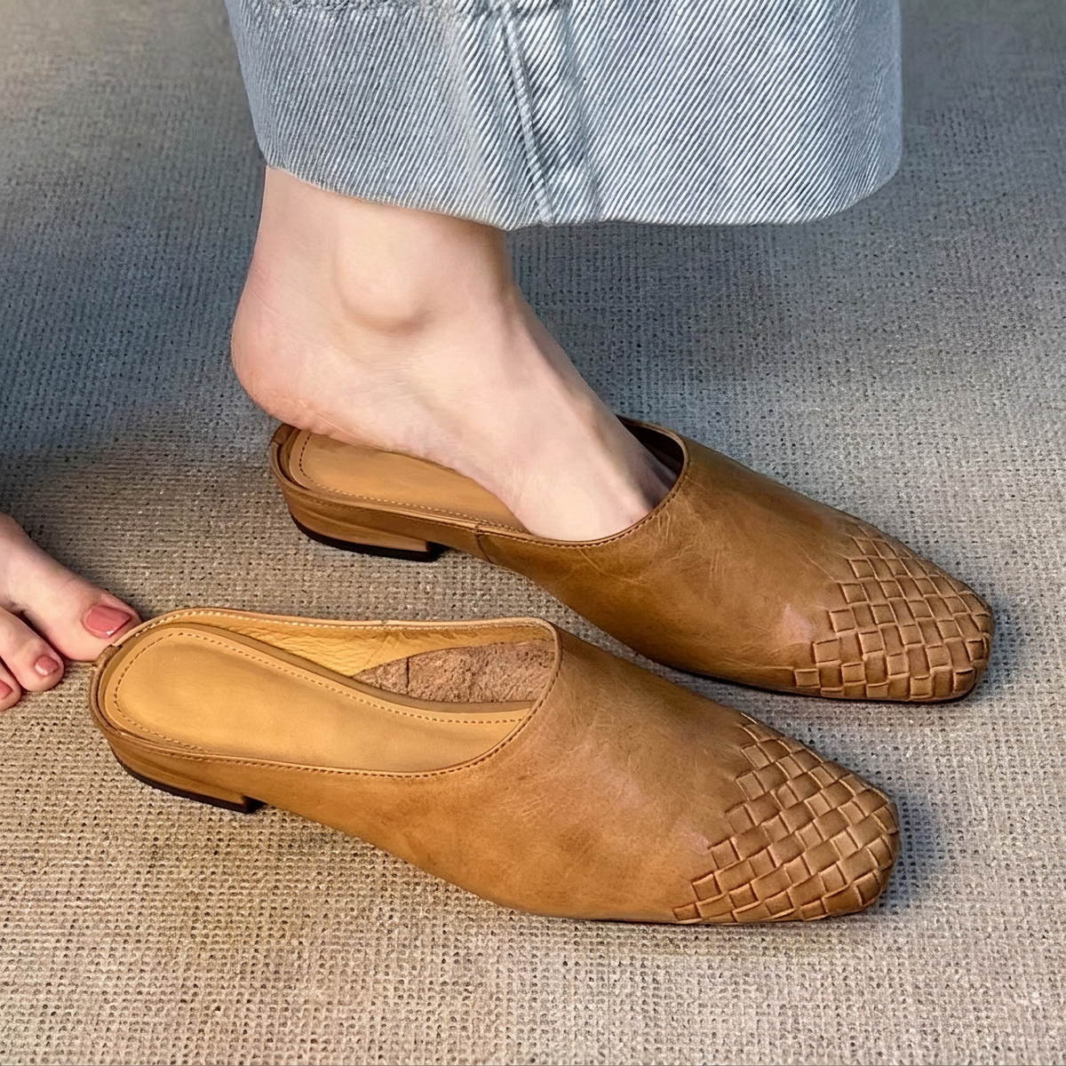 Nora - Schicke Sandalen mit geschlossenem und geflochtenem Look