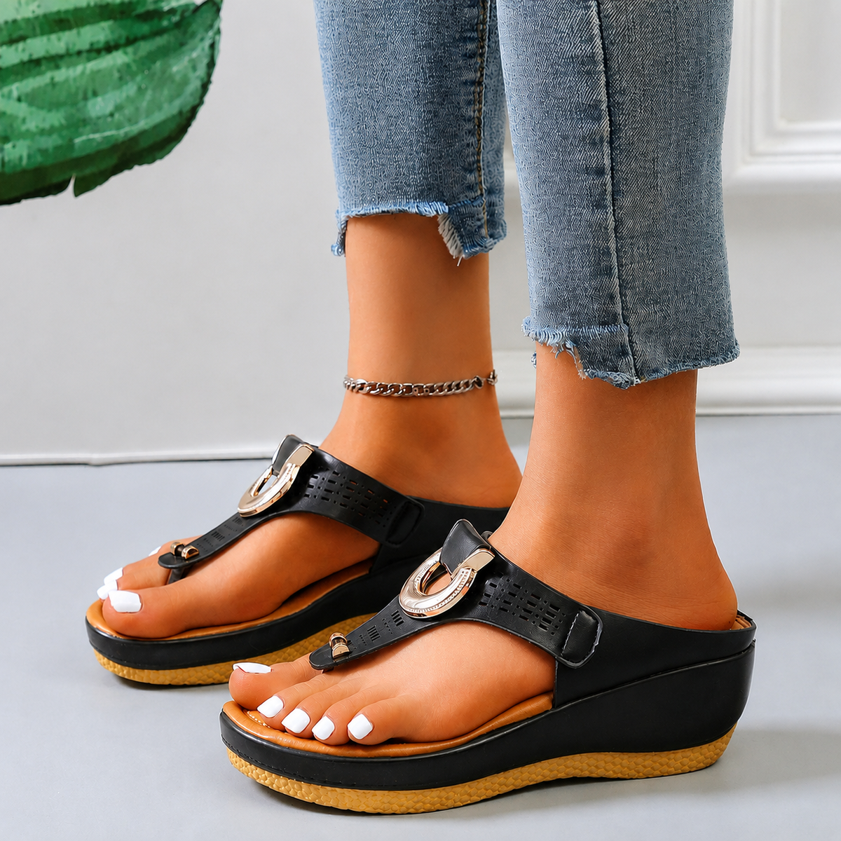 Delonda - Stylische und zeitgemäße Sandalen