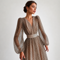 Emina - Schickes Kleid mit V-Ausschnitt und langen Ärmeln