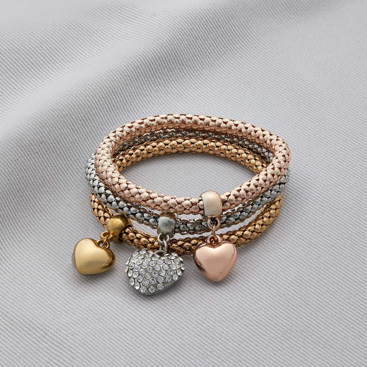 Aria – Metallarmband mit festen Herzen