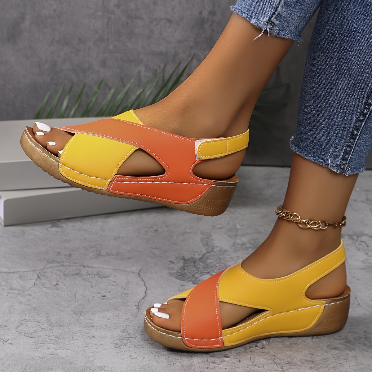 Laura - Sandalen mit Kreuzriemen