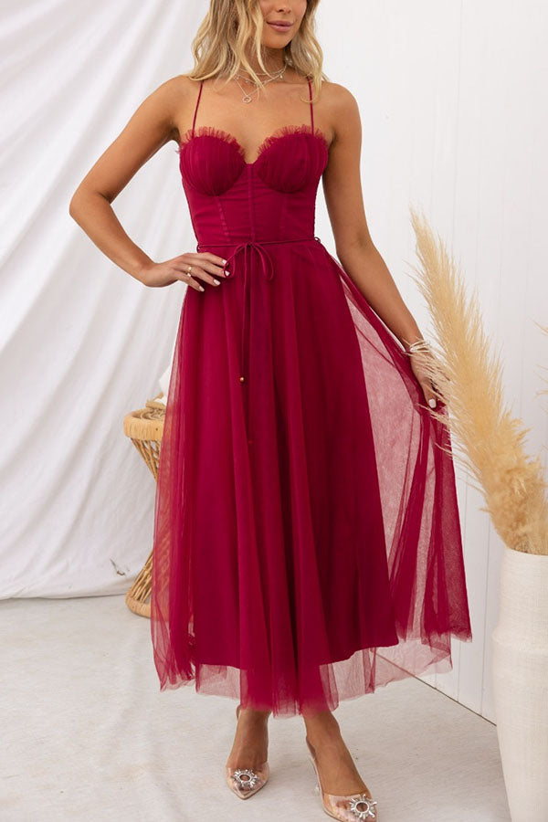Elodie - Stilvolles und schickes Midikleid