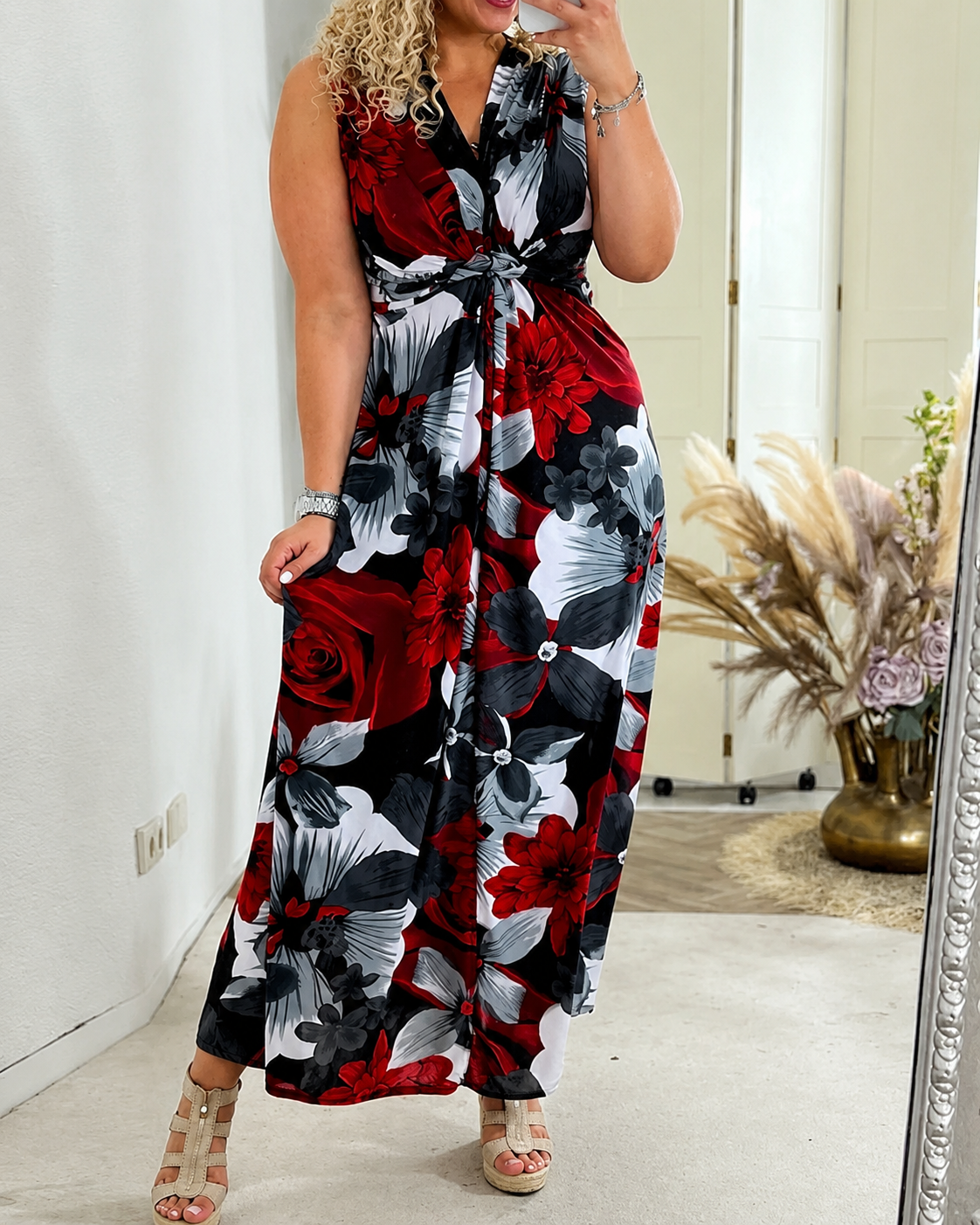 Katrina - Stilvolles ärmelloses Kleid mit Blumendesign