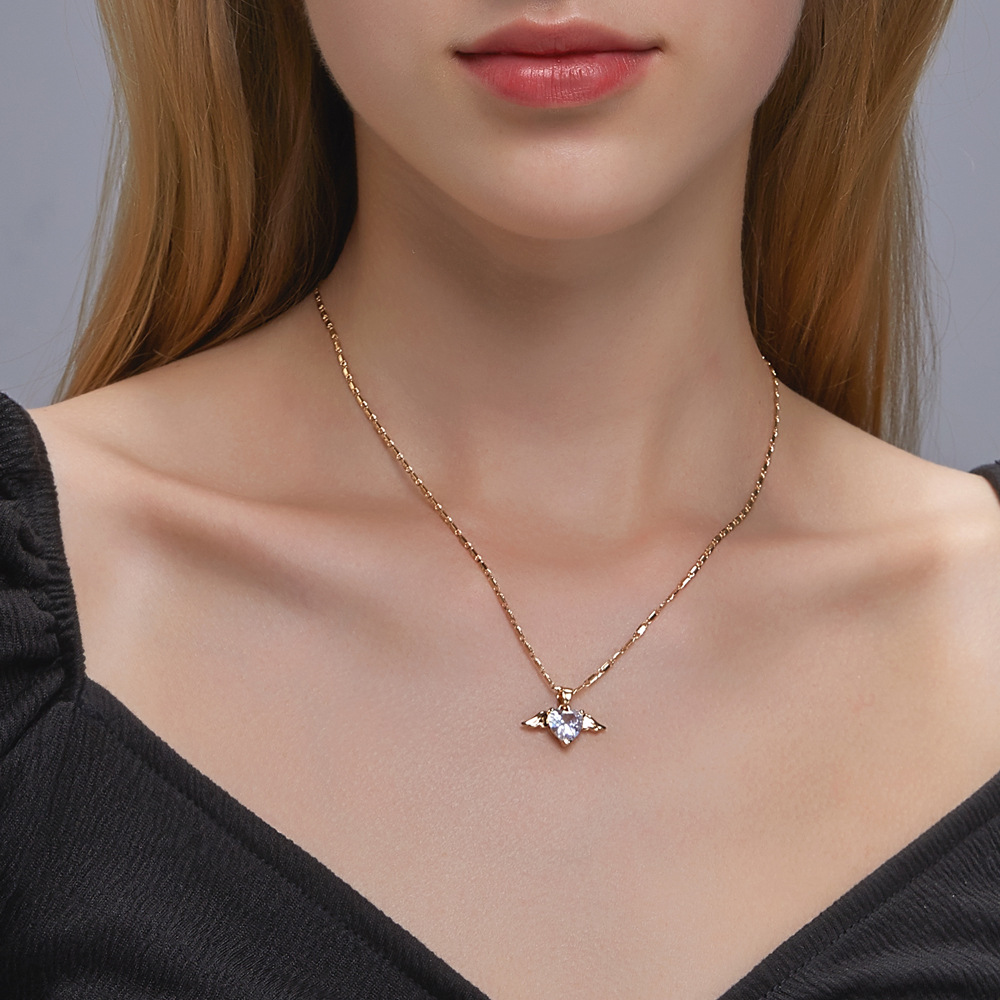 Halskette Flügel der Liebe - Kette mit Herzen und Flügeln