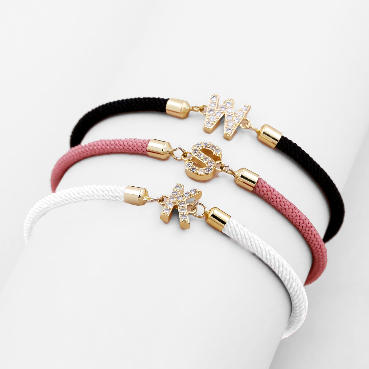 Calla – Verstellbares Armband mit eingraviertem Anfangsbuchstaben
