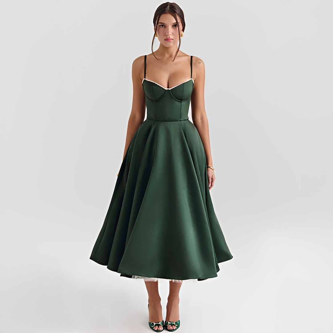 Zendaya - Schickes Kleid mit doppelter Lage