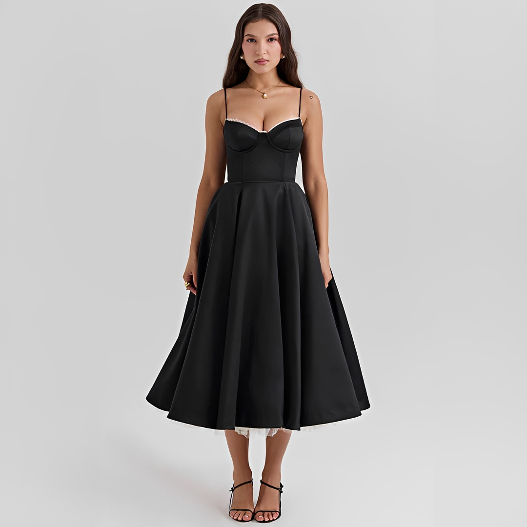 Zendaya - Schickes Kleid mit doppelter Lage