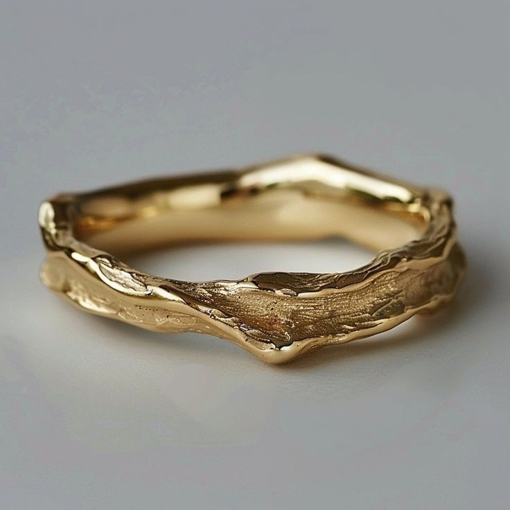 Sara – Vintage-Goldring geschmiedet