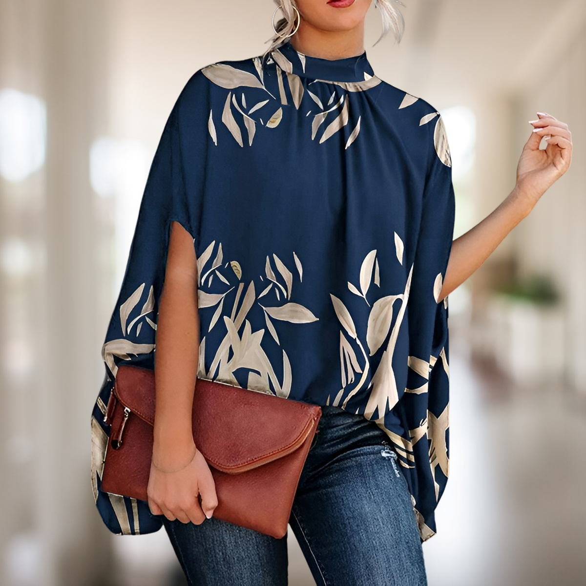 Ciara - Elegante Damenbluse mit Kunstmuster