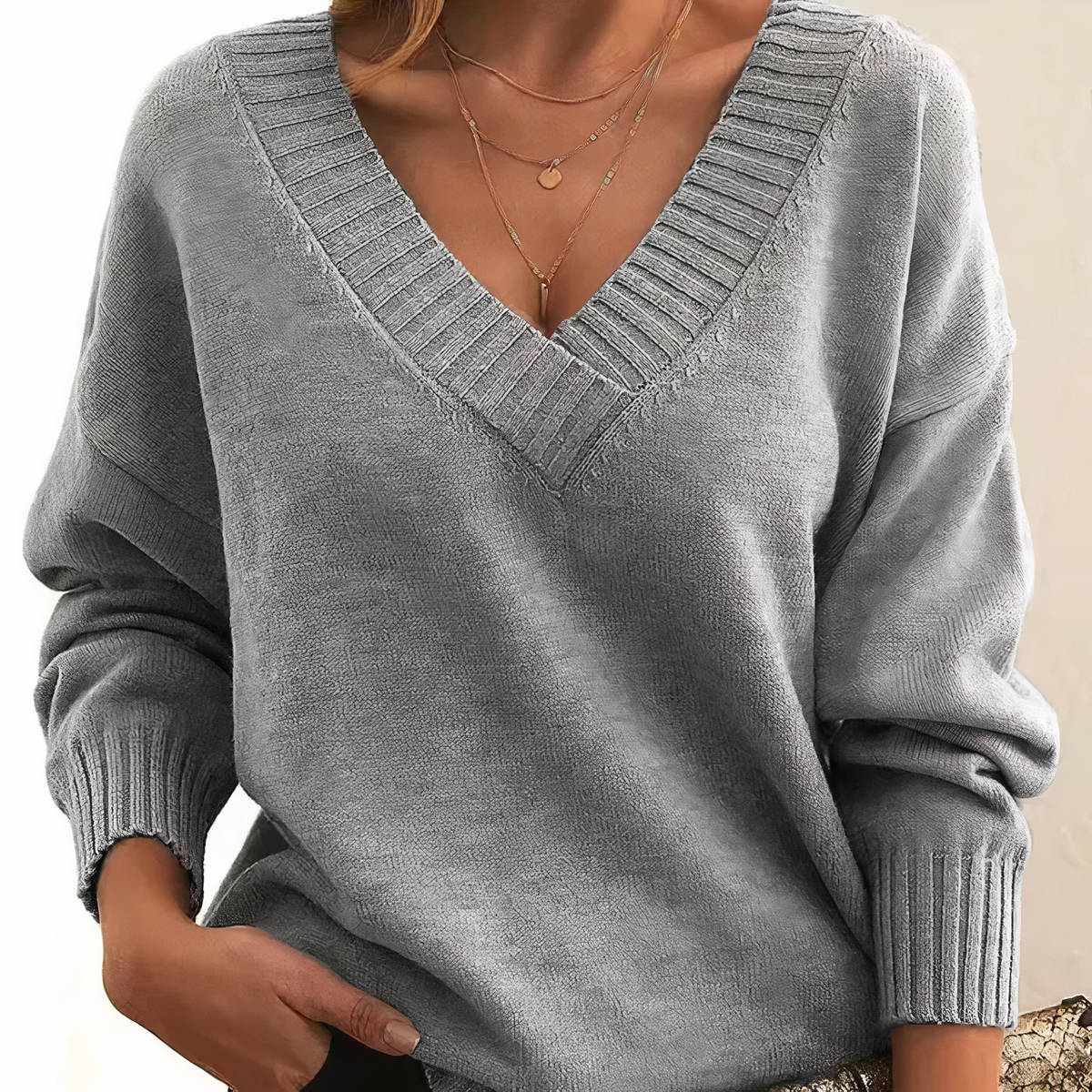 Leocadia - Stilvoller V-Ausschnitt-Pullover