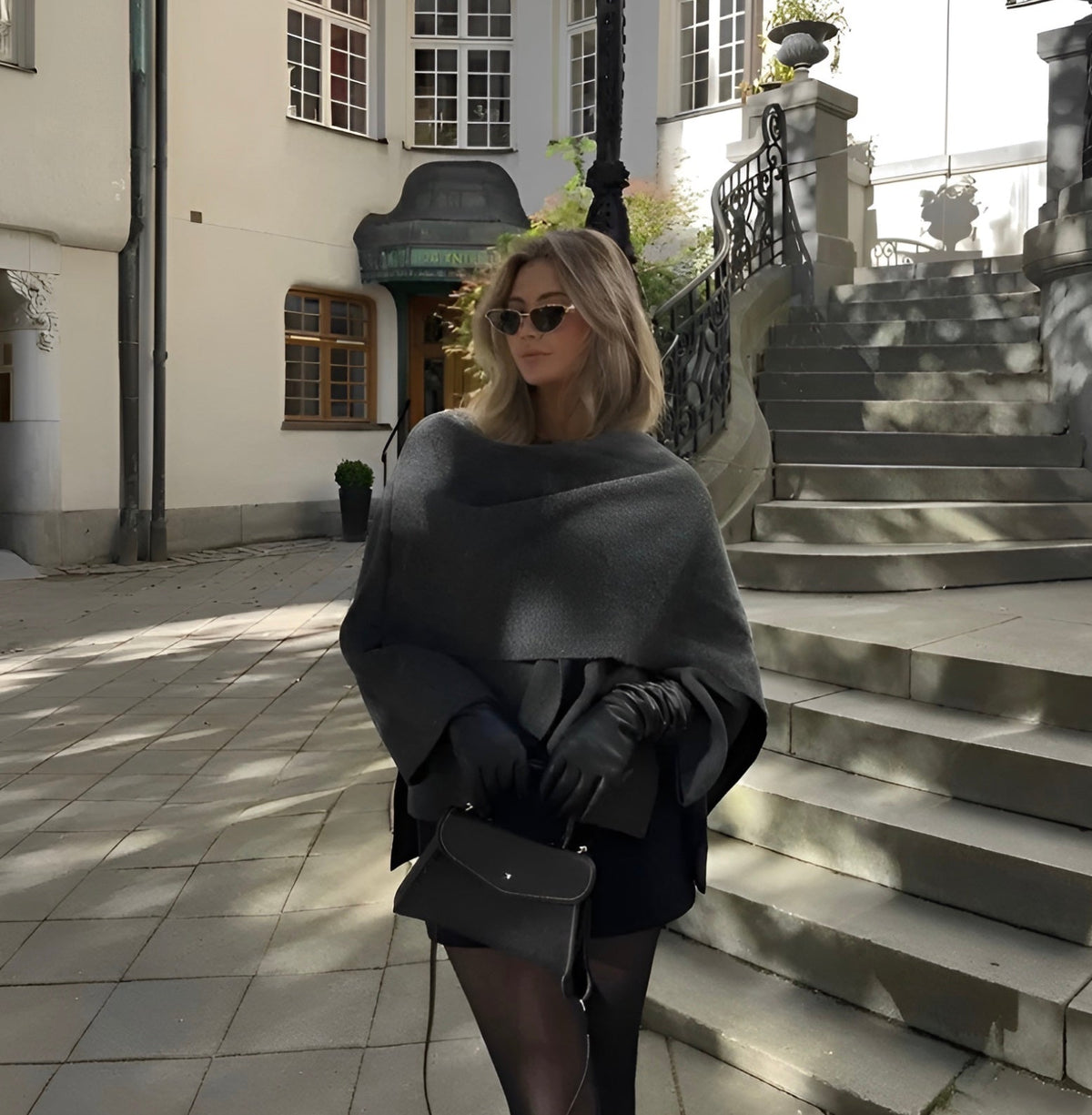 Mia - Eleganter Cape Mantel