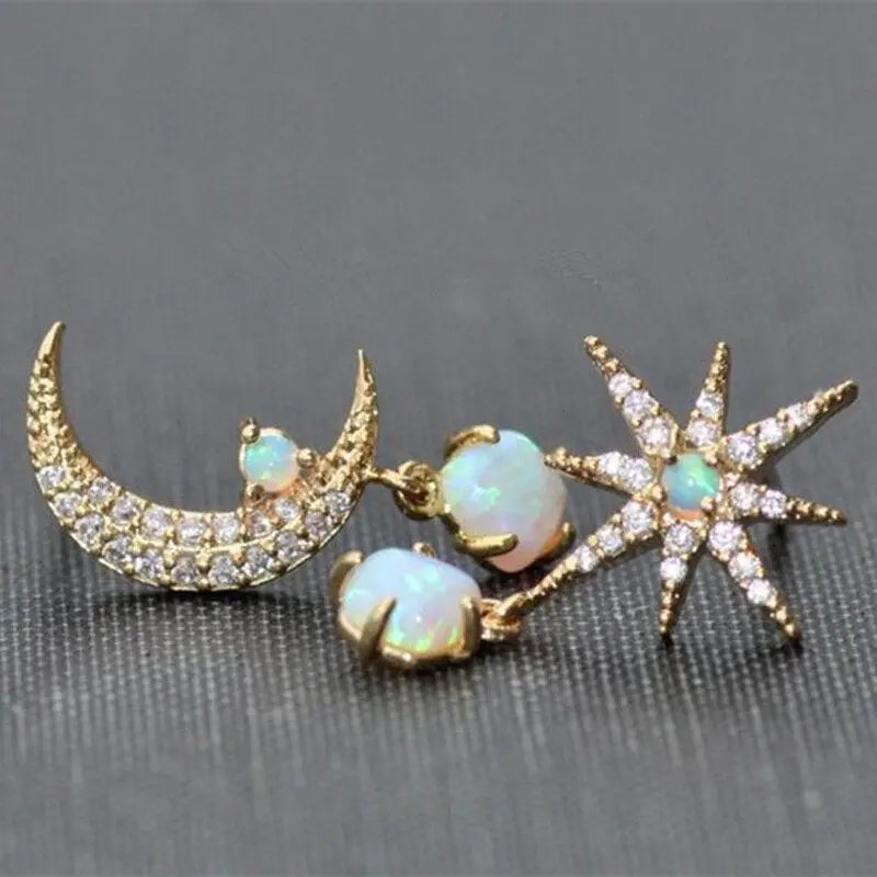 Carol – Ohrringe aus Gold und Opal in Mond- und Sternform