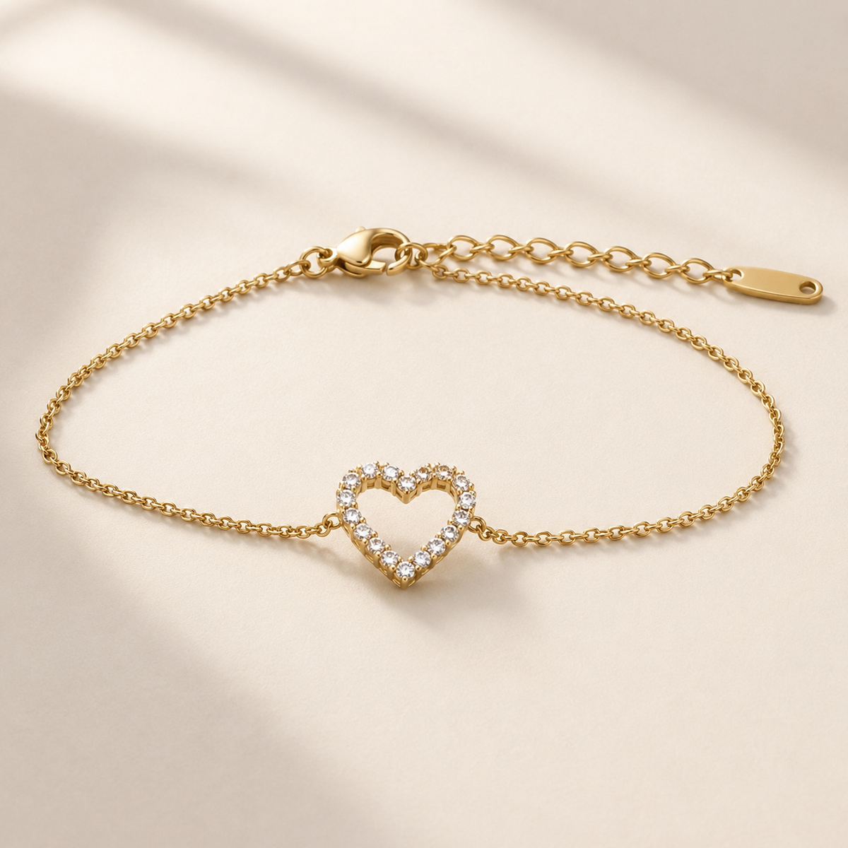 Offenes Herzarmband aus Gold