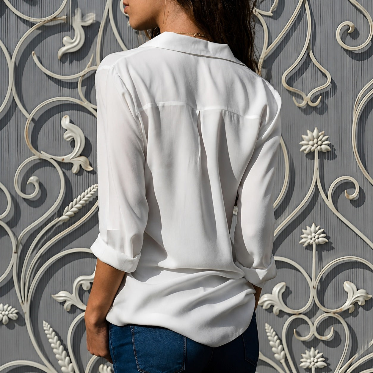 Aiah - Luftige Bluse mit V-Ausschnitt