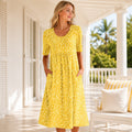 Yasmin - Kurzes Kleid mit Blumenmuster und Ärmeln