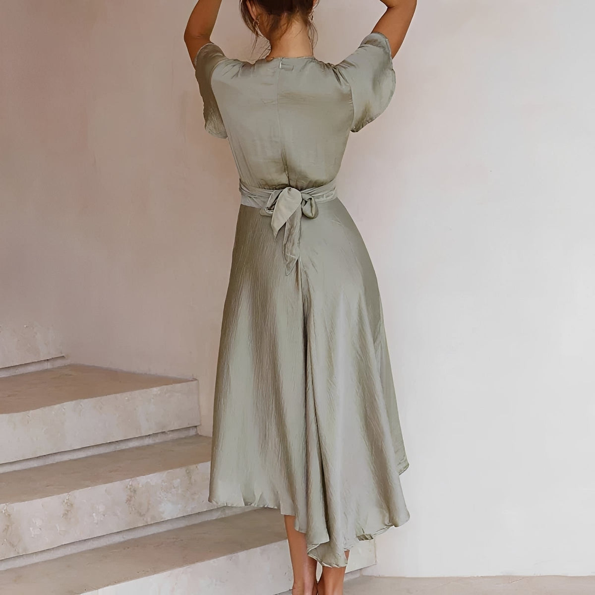 Eliana - Elegantes asymmetrisches Kleid