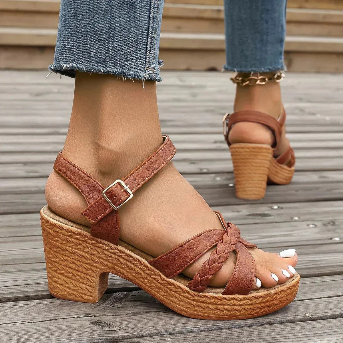 Ffion - Modische, einfarbige Sandalen