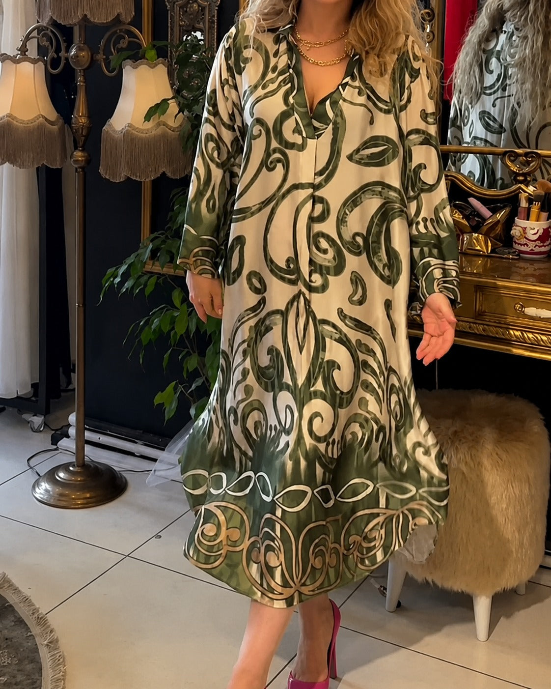 Paula - Elegant geschnittenes, lockeres Kleid