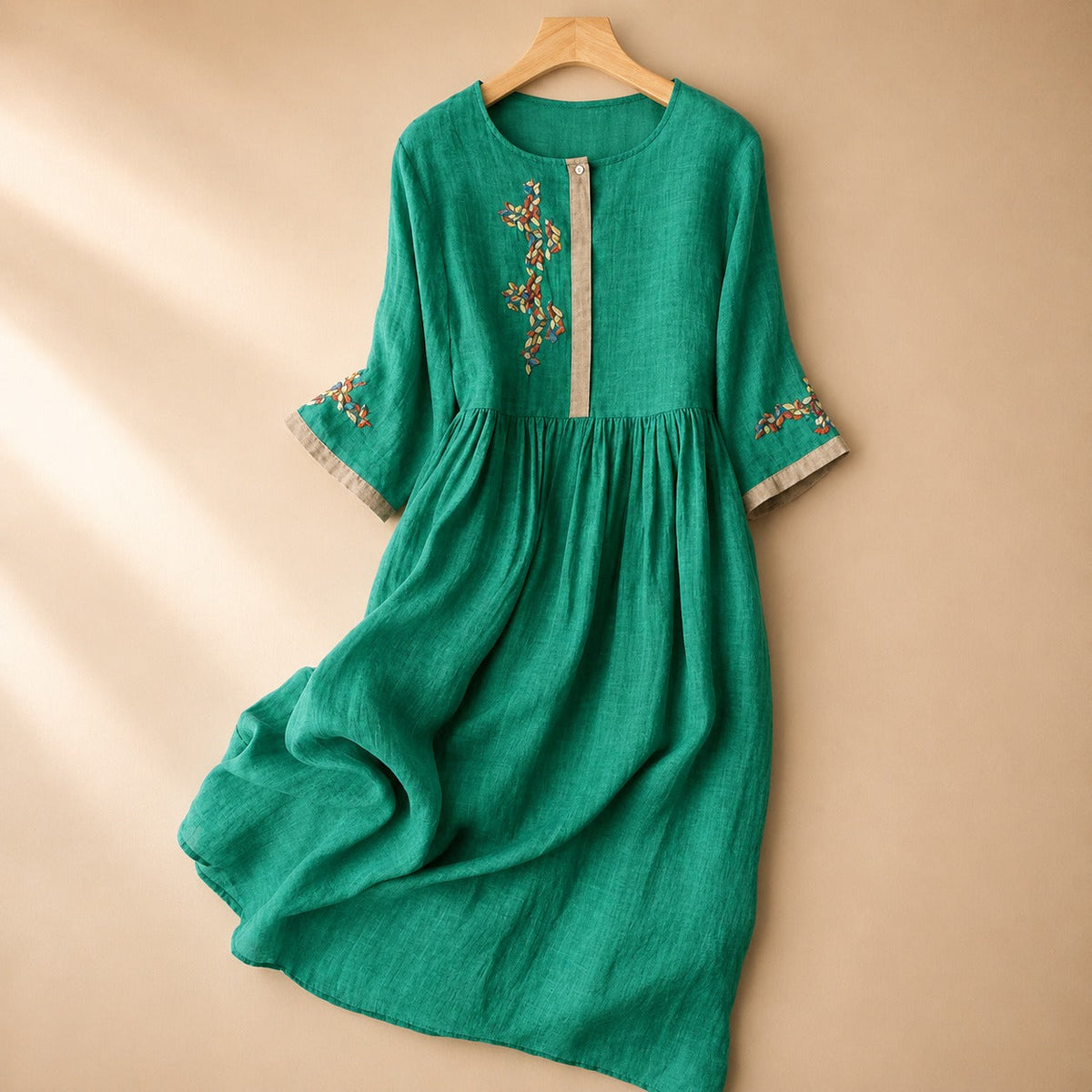 Laura - Angenehmes Boho-Kleid mit Akzenten