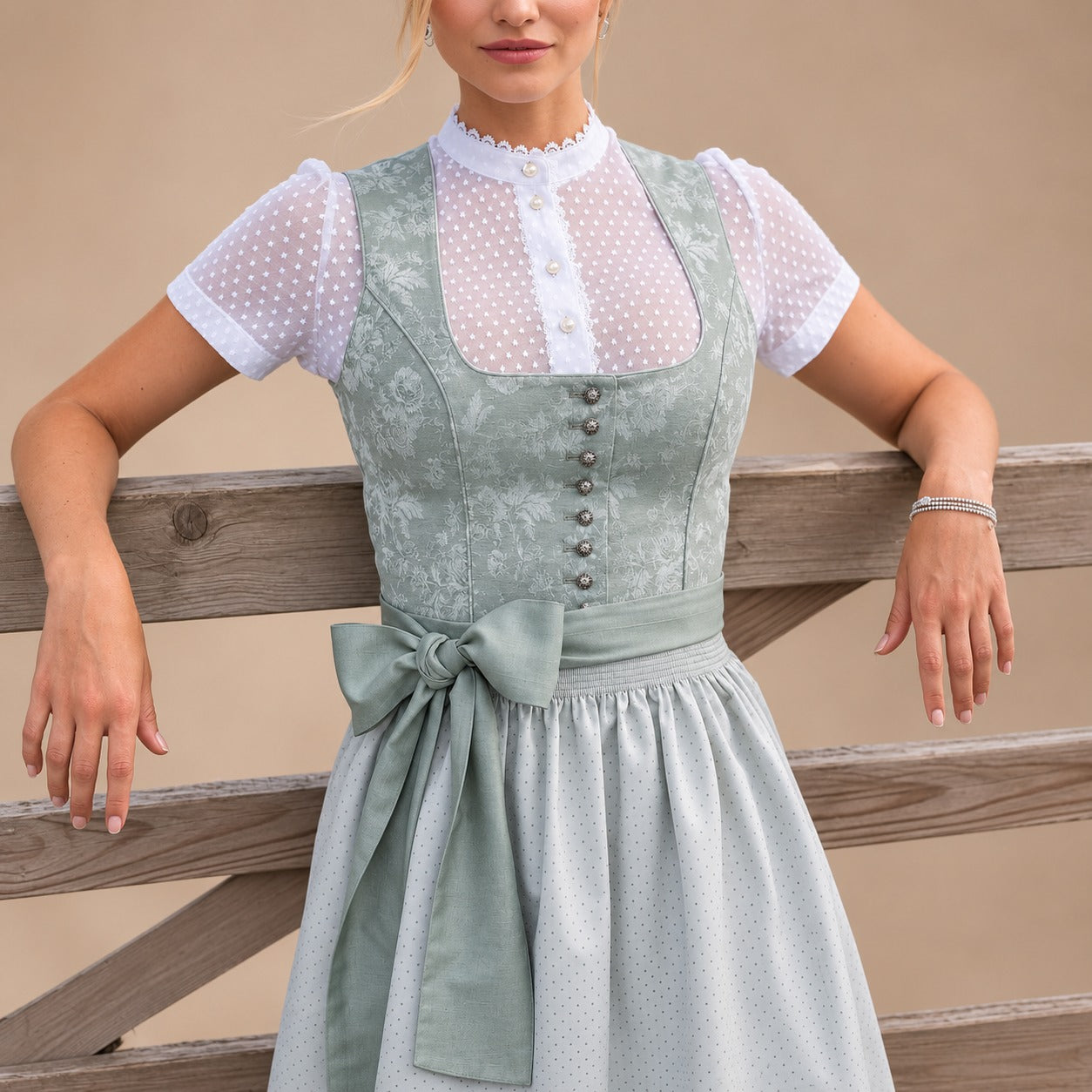 Cora - Klassisches Oktoberfestkleid mit Schleifendetail