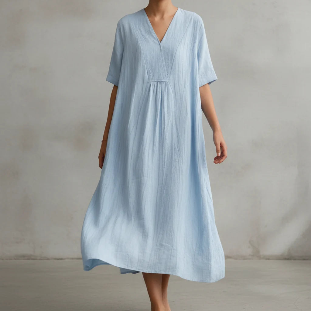 Jayela - Ein Kleid, das sommerliche Eleganz und Leichtigkeit vermittelt