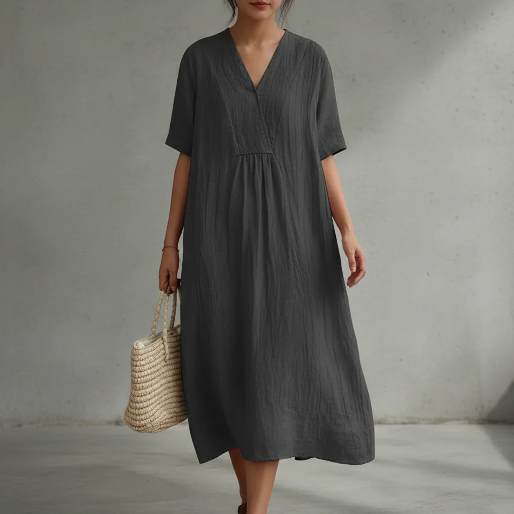 Jayela - Ein Kleid, das sommerliche Eleganz und Leichtigkeit vermittelt