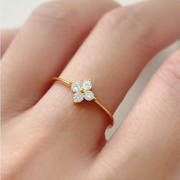 Mia – Ring mit Kristallklee