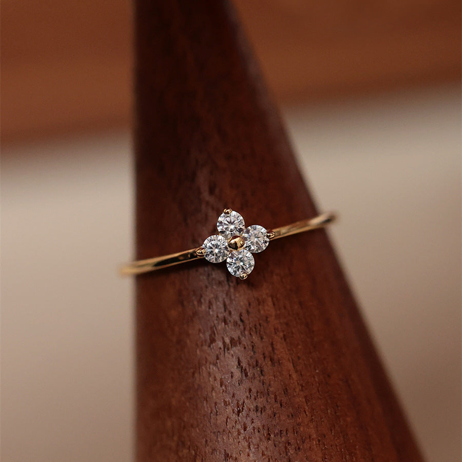 Mia – Ring mit Kristallklee