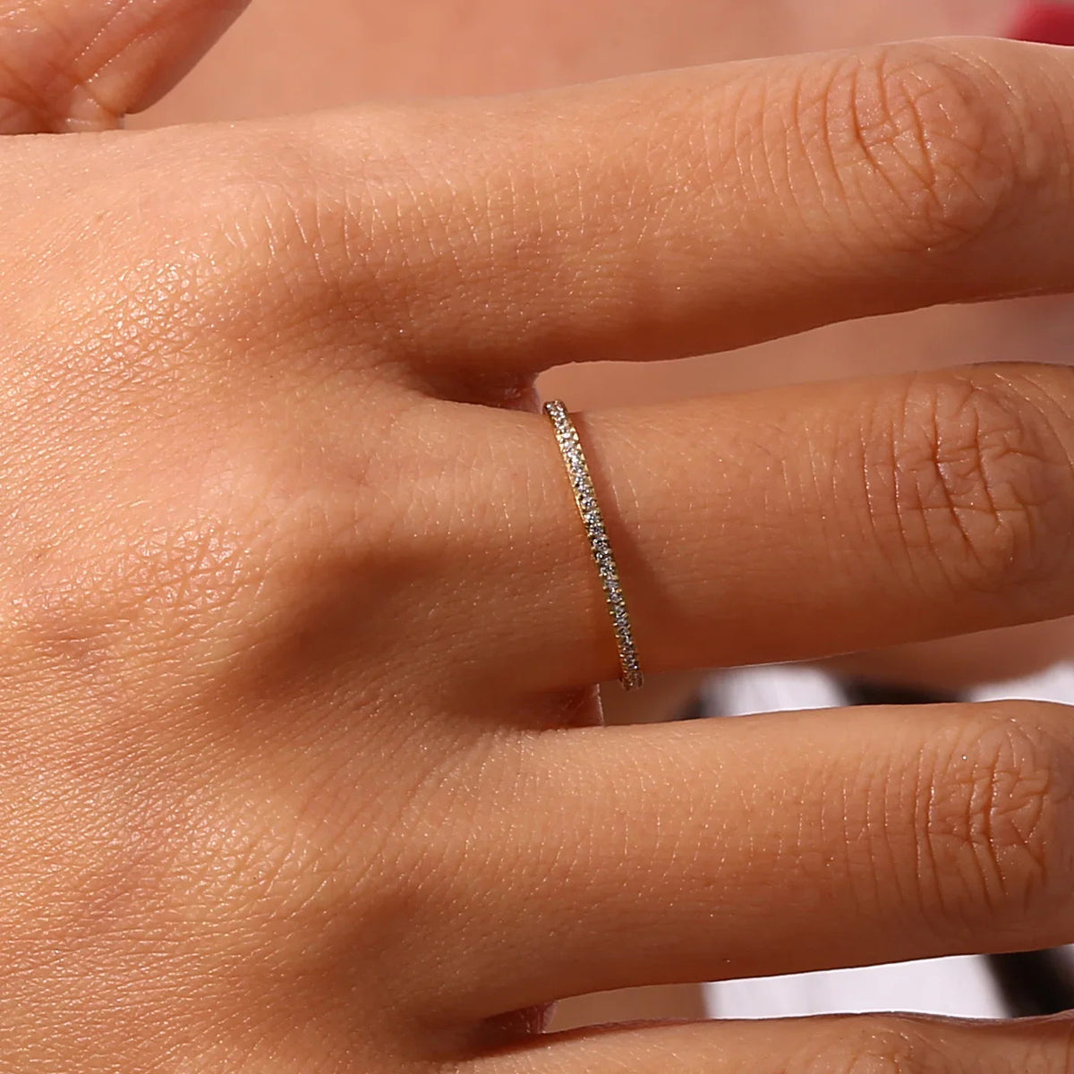 Zarra – strahlender Pavé-Ring aus Gold