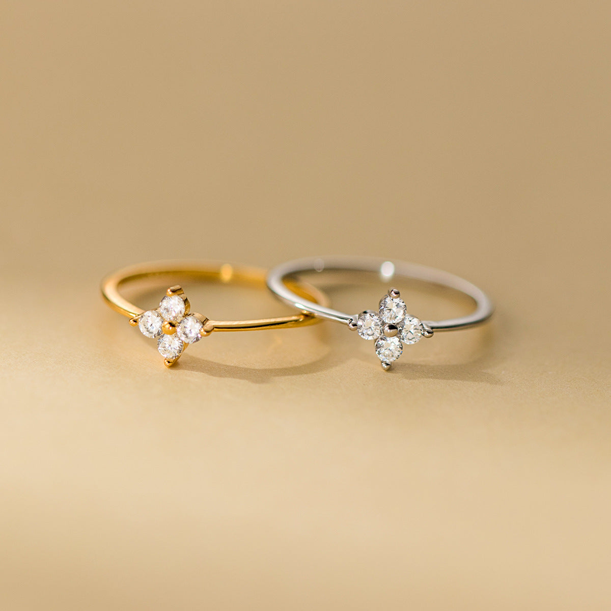 Mia – Ring mit Kristallklee