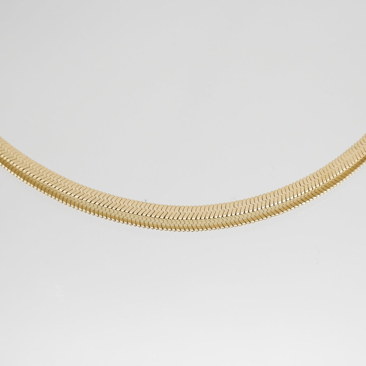 Juliette – Elegante Chevron-Halskette