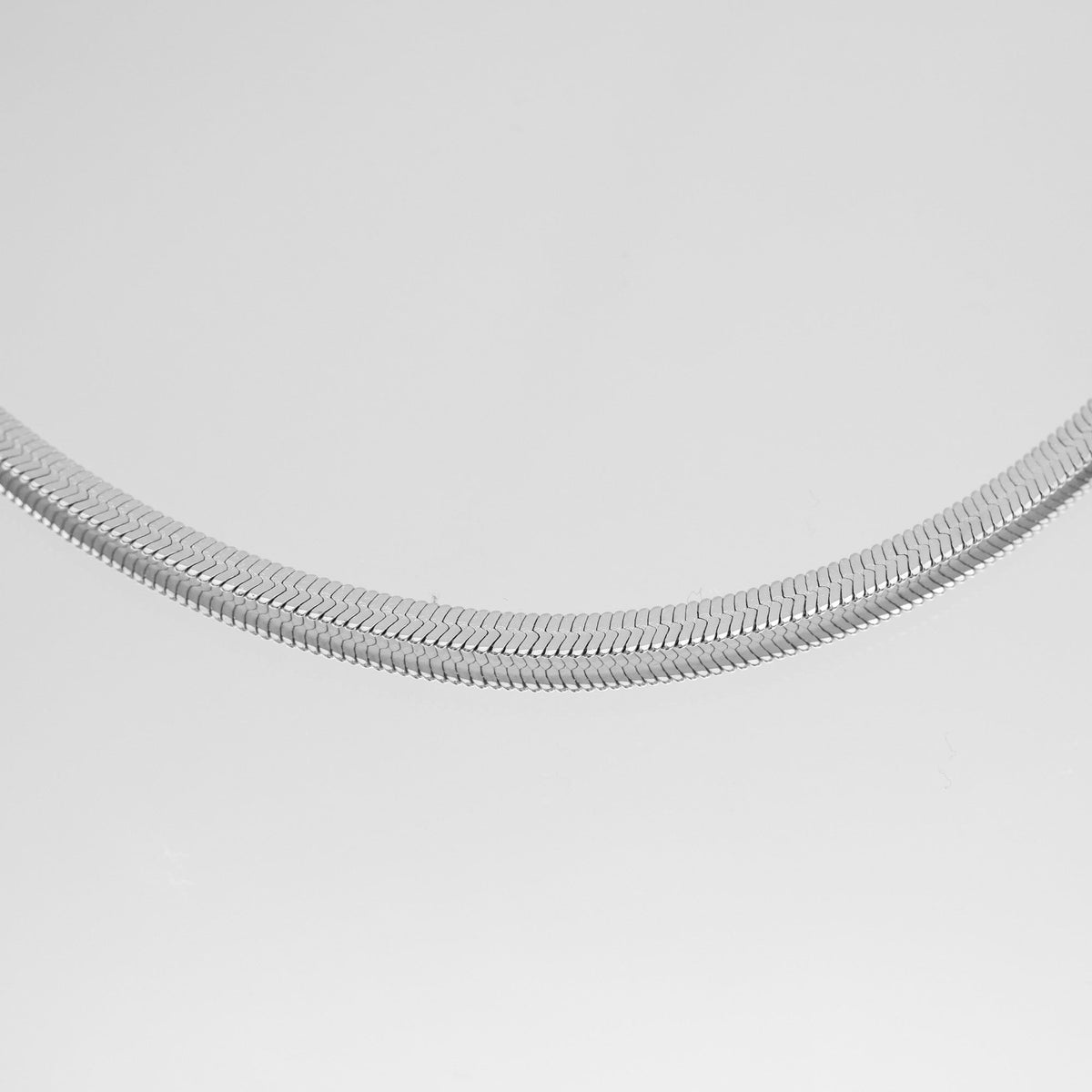 Juliette – Elegante Chevron-Halskette