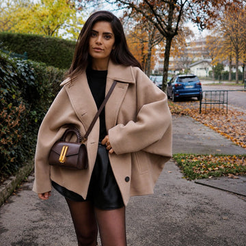 Elena - Locker geschnittene Jacke im doppelreihigen Stil