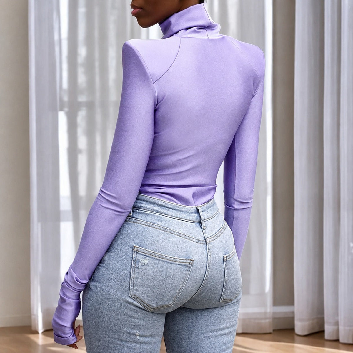 Ellery - Damenbody mit Stehkragen und besonderen Schulterdetails