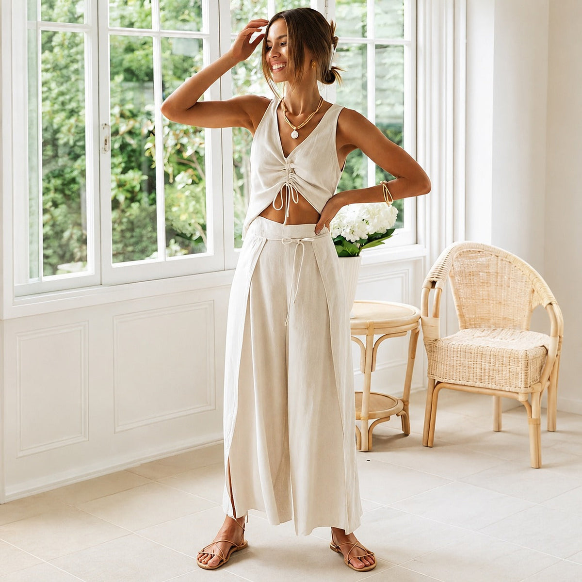 Adrianne - Luftiges Sommeroutfit mit Schnürdetails