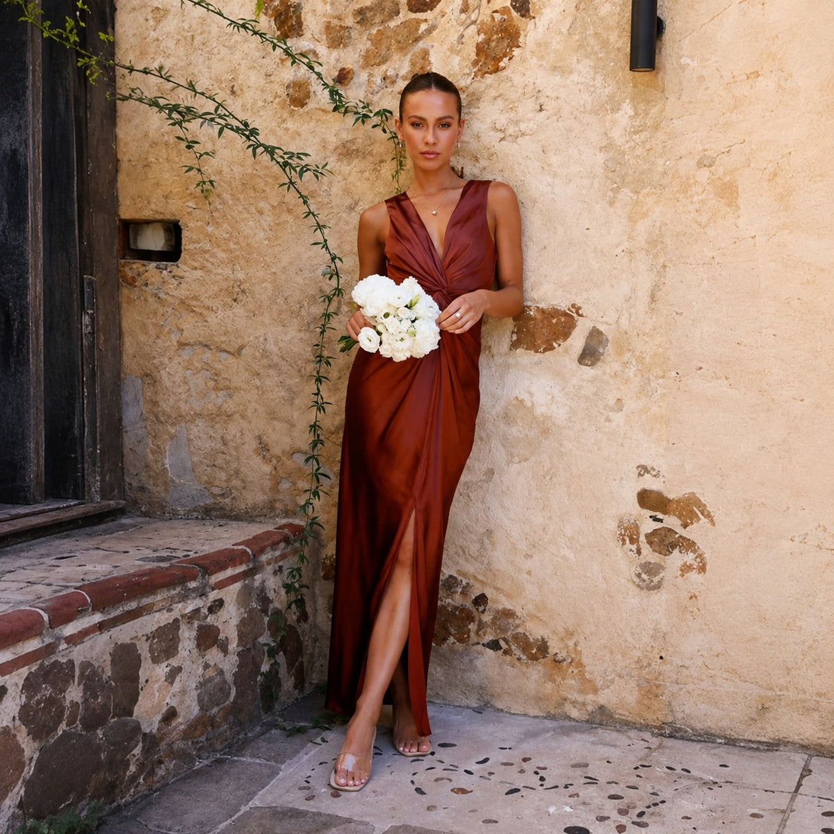 Elaine - Stilvolles ärmelloses Abendkleid mit offenem Rücken