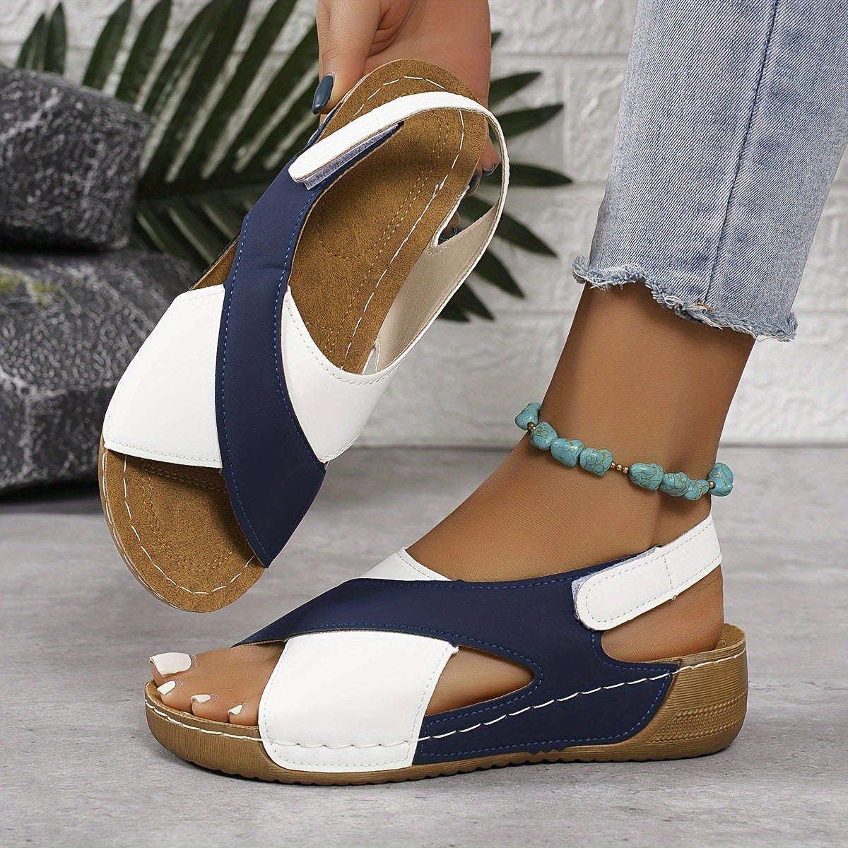 Laura - Sandalen mit Kreuzriemen