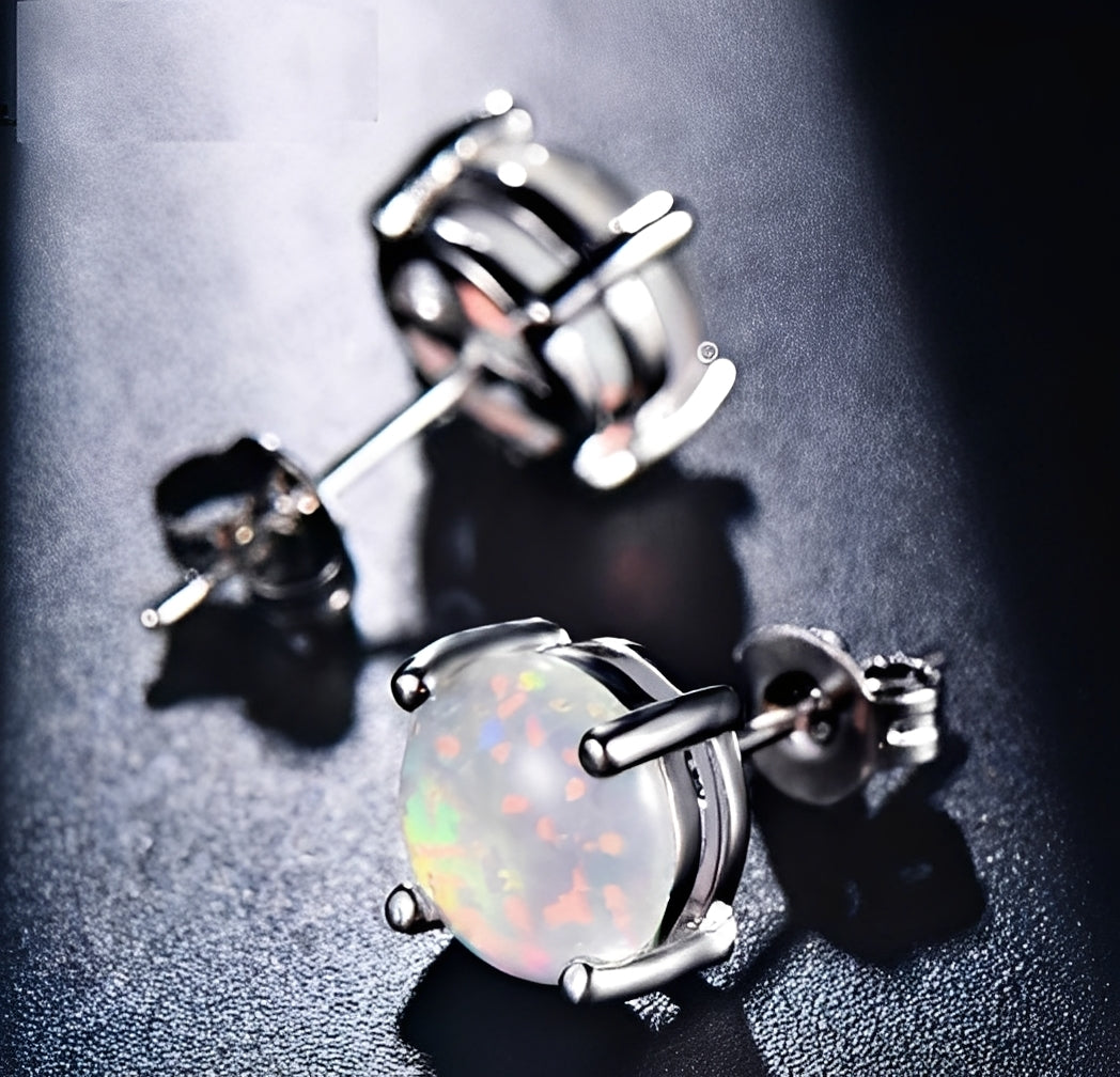Camille – Elegante Ohrstecker in Opal