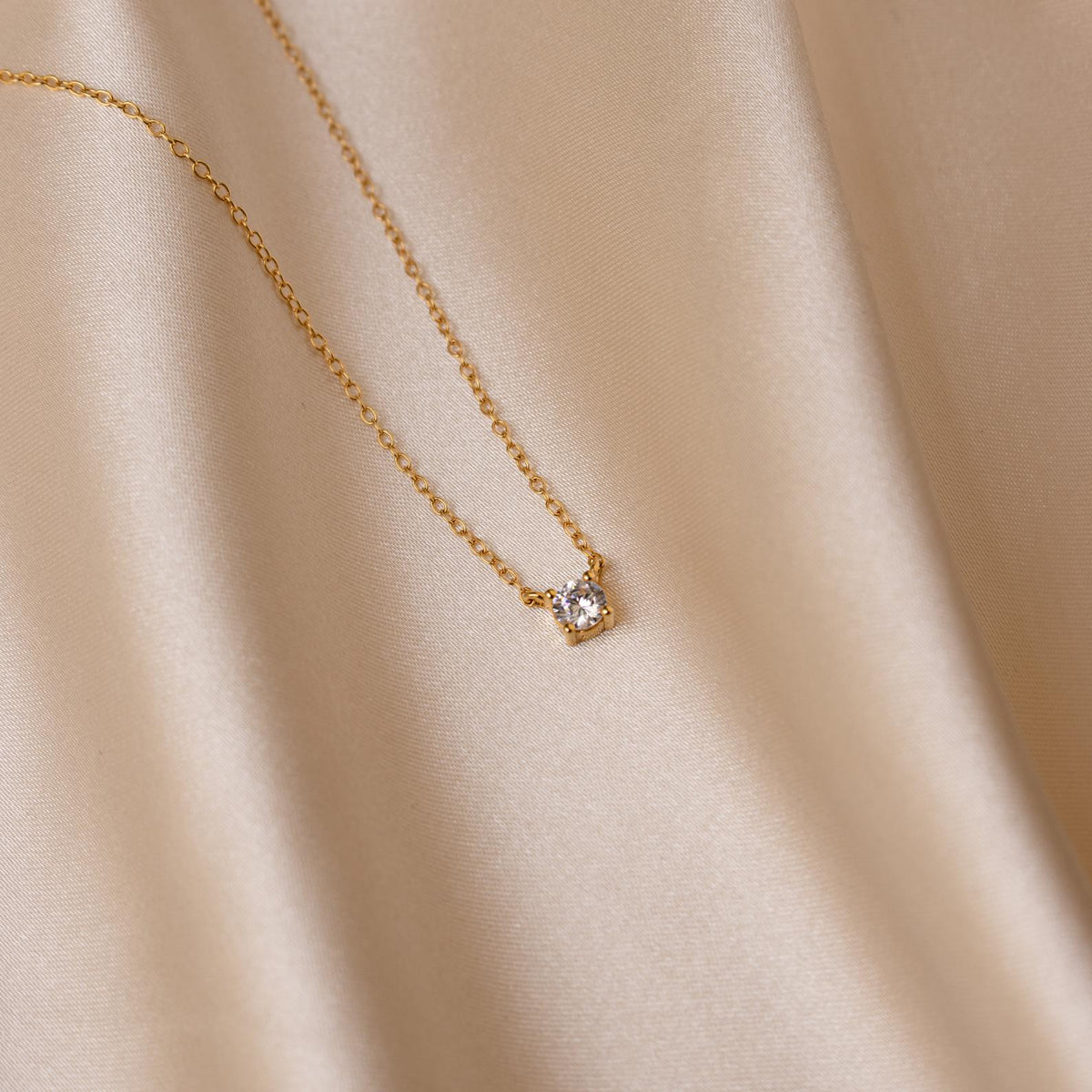 Zartes Diamant-Halsband - Halsband mit Steinverzierungen