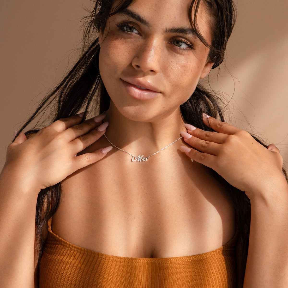 Claire – Halskette mit Namen Pavé Glänzend