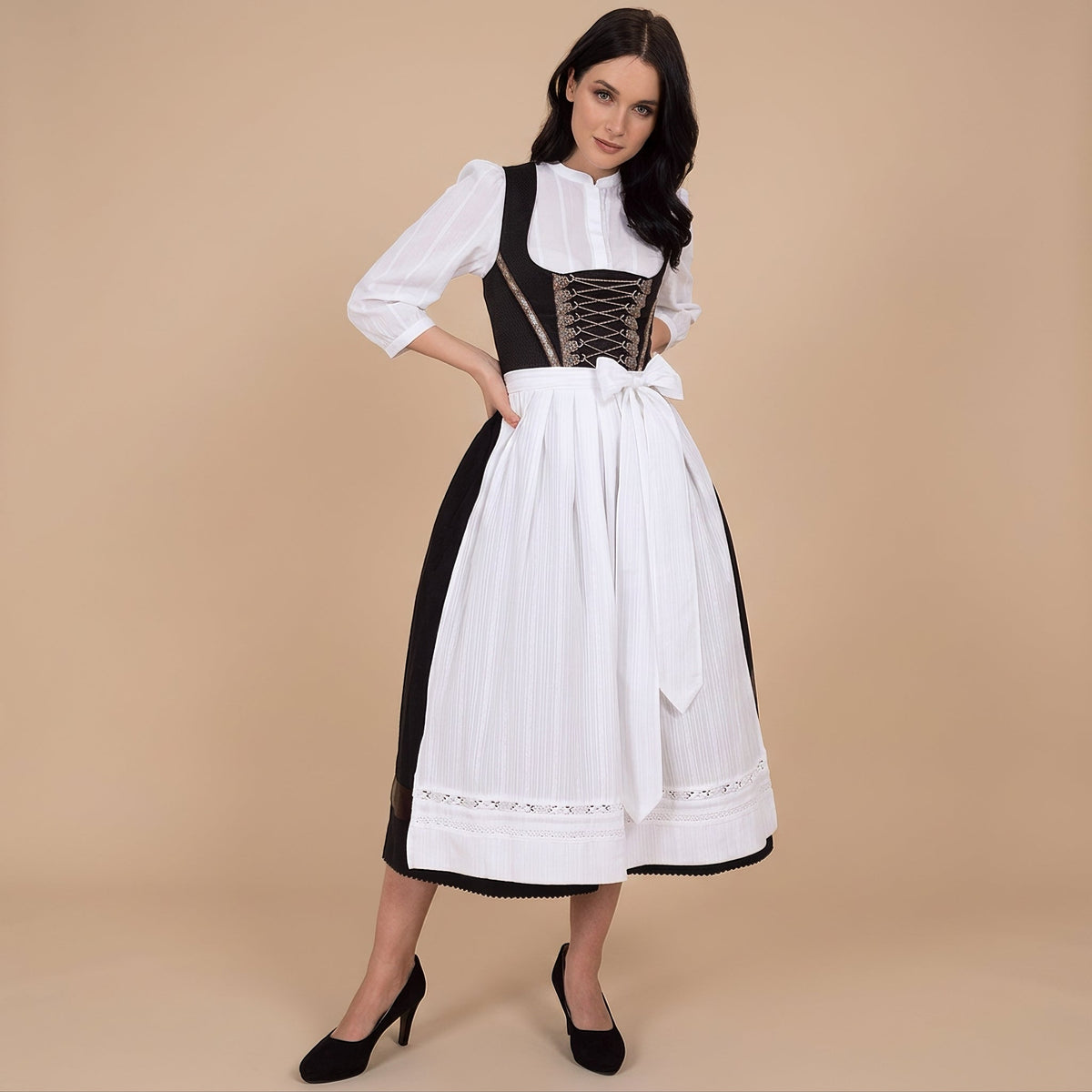 Nina - Ein Dirndl im modernen Oktoberfest-Stil mit langen Ärmeln (Futter nicht enthalten)