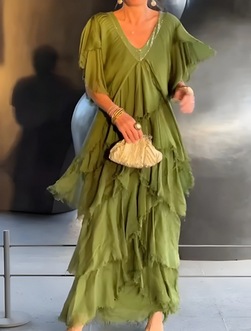 Rizza - Elegantes Maxikleid mit Plissee und V-Ausschnitt