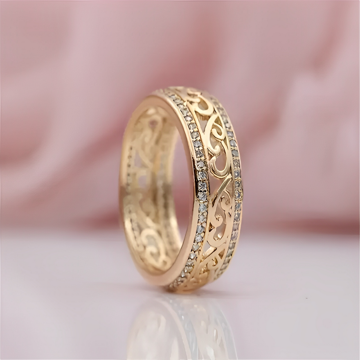 Jevy – Breiter goldener Ring mit Löchern