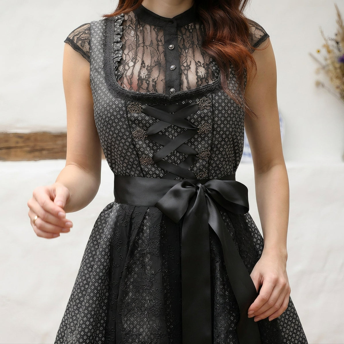 Yasmine - Elegantes kurzes Dirndl fürs Oktoberfest (Futter nicht enthalten)