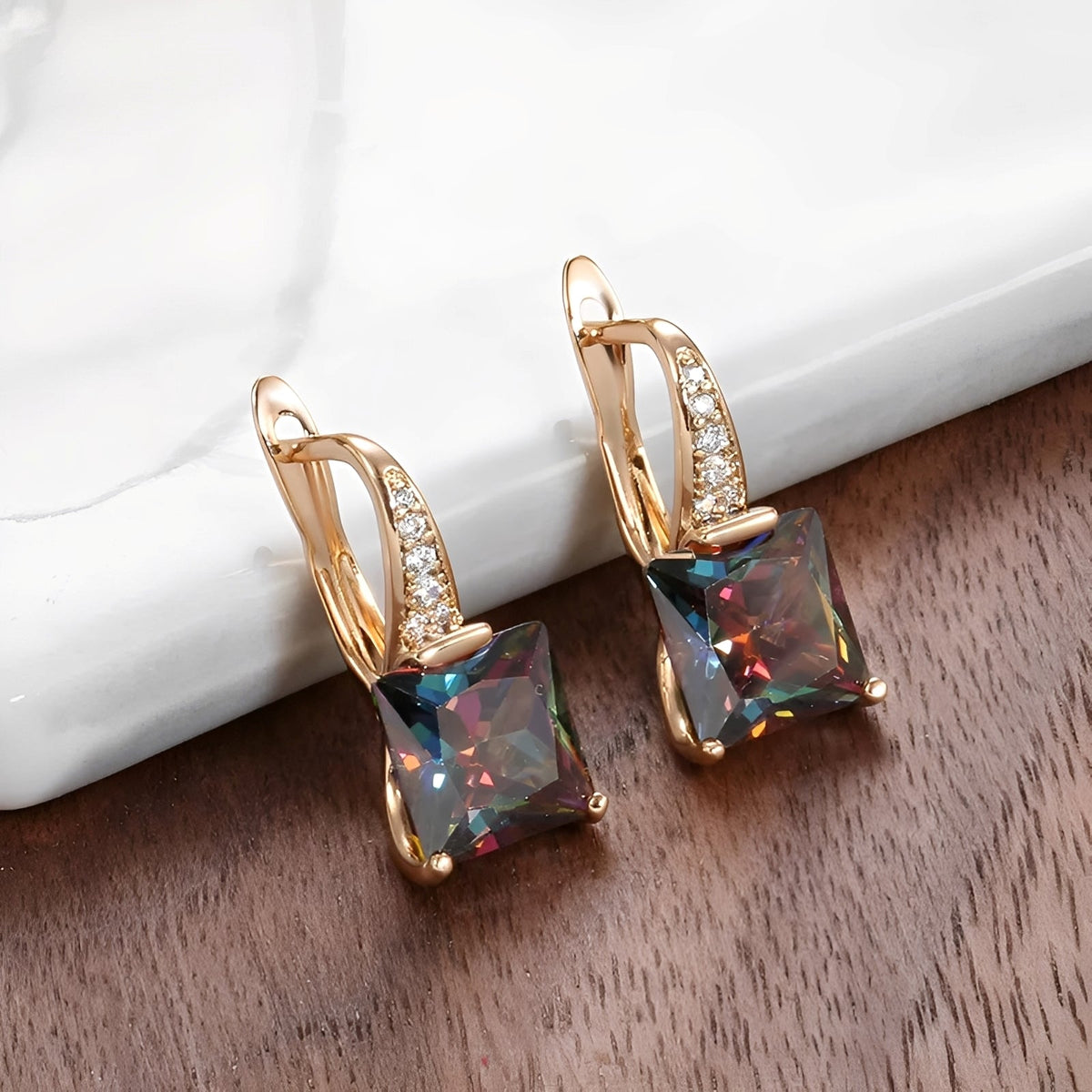 Celina – Goldcreolen mit bunten Zirkonias