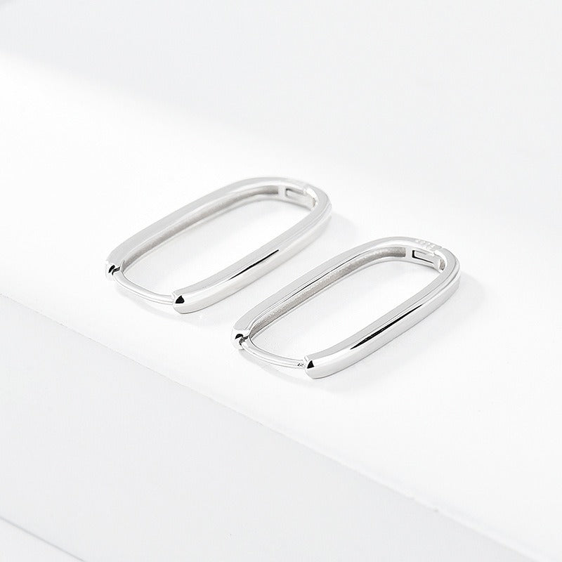 Laura – Retro Huggie-Ohrringe in Kastenform