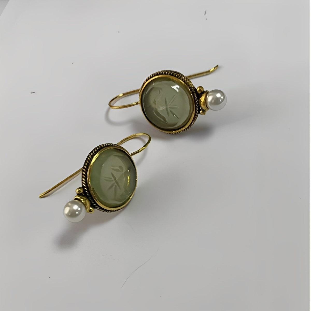 Nolwenn – Vintage-Ohrringe aus Perlen und Smaragd
